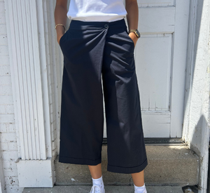 Peter O. Mahler - Cotton Stretch Crossover Crop Pants in Black Navy