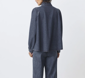 SUNCOO – Lively Denim Top with Ruffled Details in Dark Denim