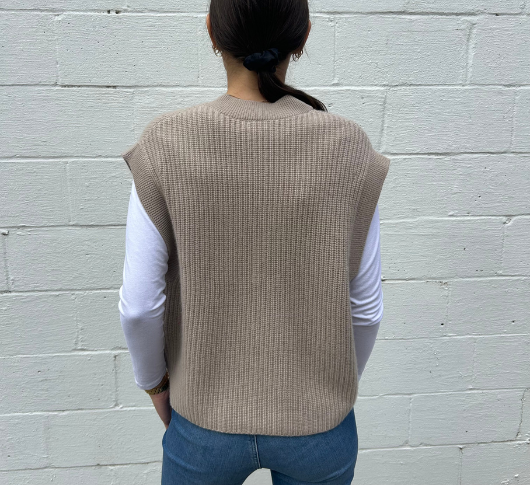 Kinross Cashmere - Sleeveless Ribbed Sweater Vest in Driftwood