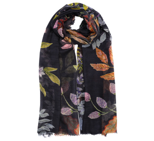 Echo - Flower Trail Wrap in Black