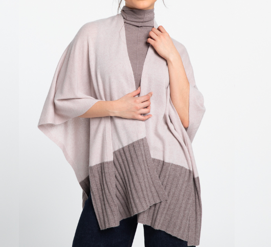 
            
                Load image into Gallery viewer, Kinross Cashmere - Ruana Wrap in Dune/Seal
            
        
