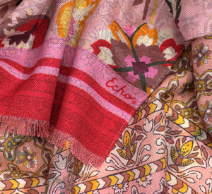 Echo - Tapestry Wrap in Pink/Red