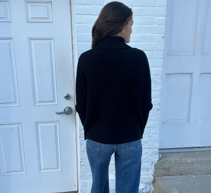 Elliot Lauren - Turtleneck Sweater with Chains in Black