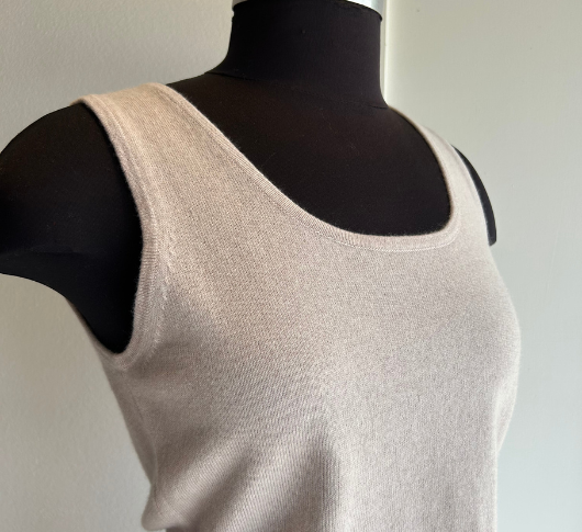 Kinross Cashmere - Scoop Neck Tank in Dune