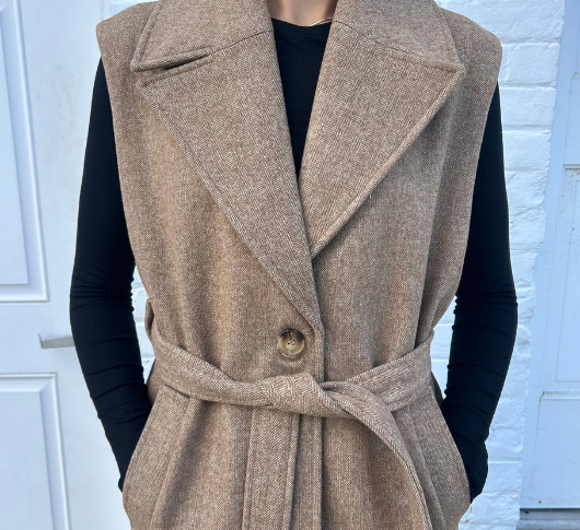 Suncoo - Dida Belted One Button Wool Vest With Belt in Camel