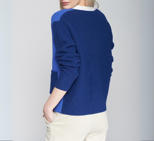 Vilagallo - Patch Pocket V-Neck Colorblock Cardigan in Blue and Navy