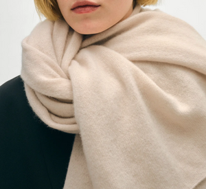 White + Warren - Cashmere Travel Wrap in Neutral Heather