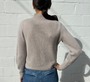 Kinross Cashmere - Short Button Cardigan in Drift Sand