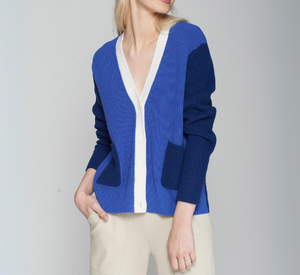 Vilagallo - Patch Pocket V-Neck Colorblock Cardigan in Blue and Navy