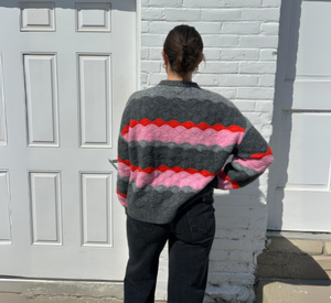 Suncoo - Panayo Wool Blend Wavy Stripe Sweater in Carbon and Pink