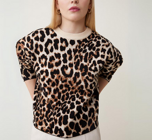 Suncoo - Paleo Leopard Print Knit Crew Sweater in Camel and Black