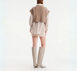 THEO - Pallas Cropped Knit Gilet Vest in Camel-Grey