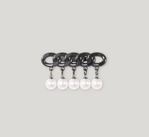 Luisa Cerano – Bar Brooch with Decorative Pearls