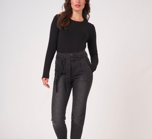 
            
                Load image into Gallery viewer, REPEAT Cashmere - Crewneck Top in Black
            
        