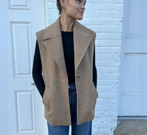 Suncoo - Dida Belted One Button Wool Vest With Belt in Camel