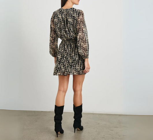 Rails - Lanie Print Chiffon Long Sleeve Dress in Tan and Black