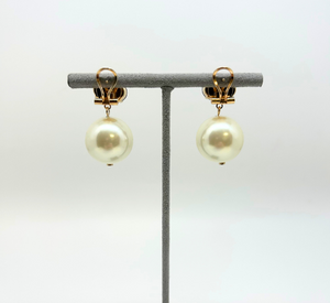 Anton Heunis - Jewel Stud with Pearl Ball in Gold and Pearl