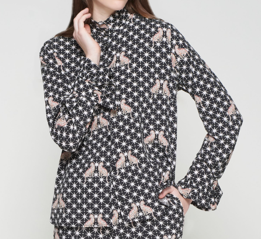 Vilgallo - Long Sleeve Blouse in Stars and Leopard Print