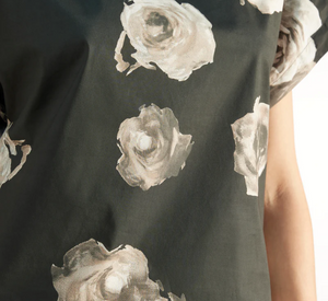 Liviana Conti - Short Sleeve Floral Print Blouse in Black and Khaki