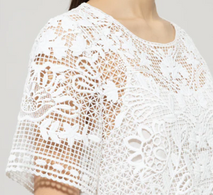 Luisa Cerano - Short Sleeve Lace Pull-on Blouse in Bleached White