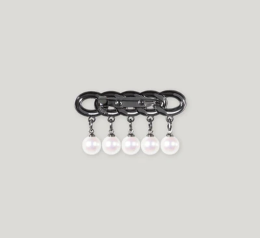 Luisa Cerano – Bar Brooch with Decorative Pearls
