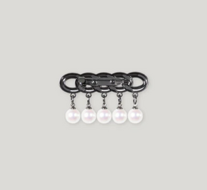 Luisa Cerano – Bar Brooch with Decorative Pearls