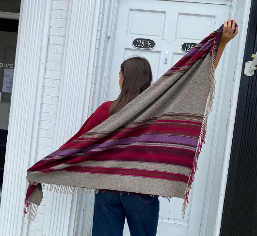 REPEAT Cashmere - Square Cashmere Scarf With Stripes And Fringes