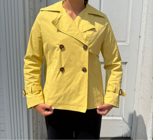 NIKKI JONES - Cropped Trench Jacket in Citron