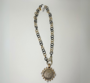 Elisabeth Pohle - Longhorn Coin Circle Chain in Gold and Black