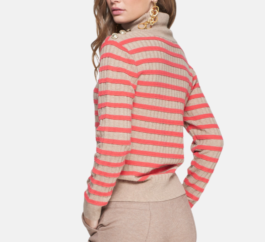 Vilagallo – Striped Turtleneck Sweater in Beige and Red