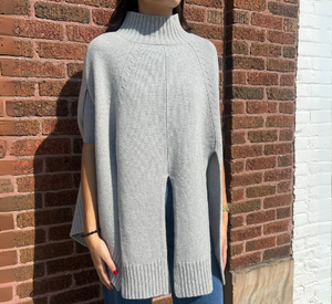 THE 73 - Car Wash Hem Cape in Grey