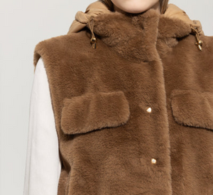 Luisa Cerano – Fur Vest with Removable Hood in Brown