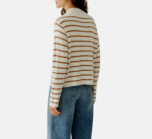 Oui - Mock Neck Striped Sweater with Front Pocket in Off-White and Camel