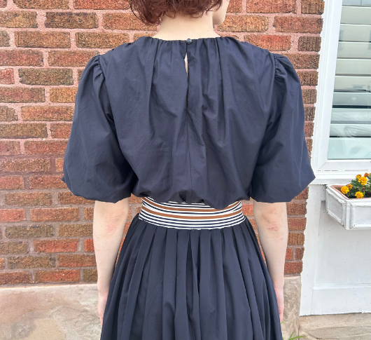 Veronica Beard - Short Sleeve Puffed Sleeve Crop Top with Elastic Band in Navy